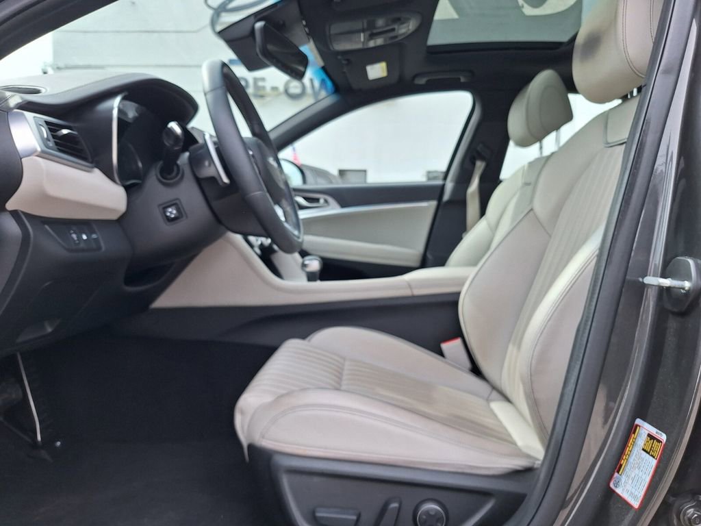 Used 2023 Genesis G70 2.0T w/ Sport Prestige Package image 11