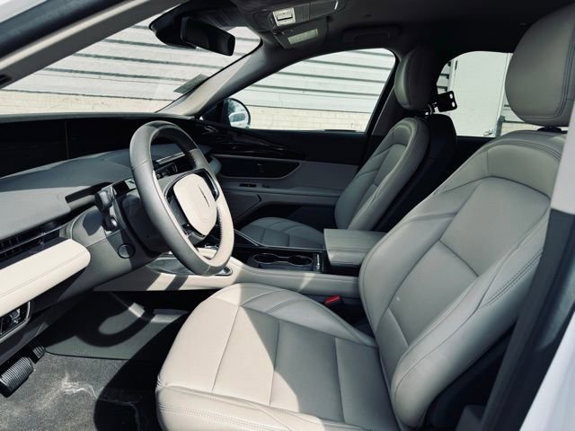 Used 2025 Lincoln Nautilus Premier image 17