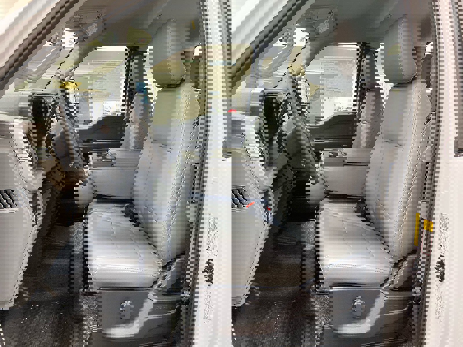 New 2026 Ford F250 XL w/ XL Chrome Package image 11