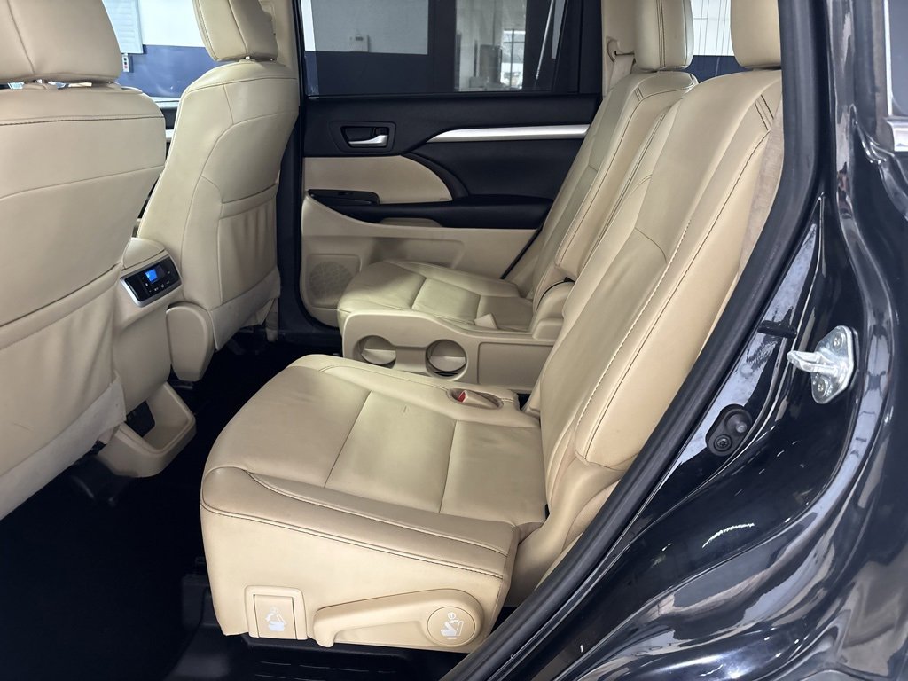 Used 2019 Toyota Highlander XLE image 31