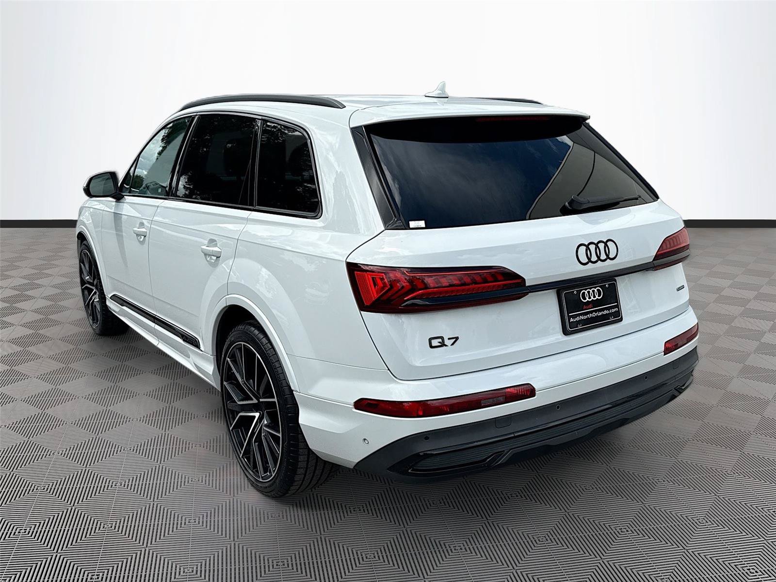 Used 2023 Audi Q7 3.0T Prestige w/ Prestige Package AWD/4WD image 5