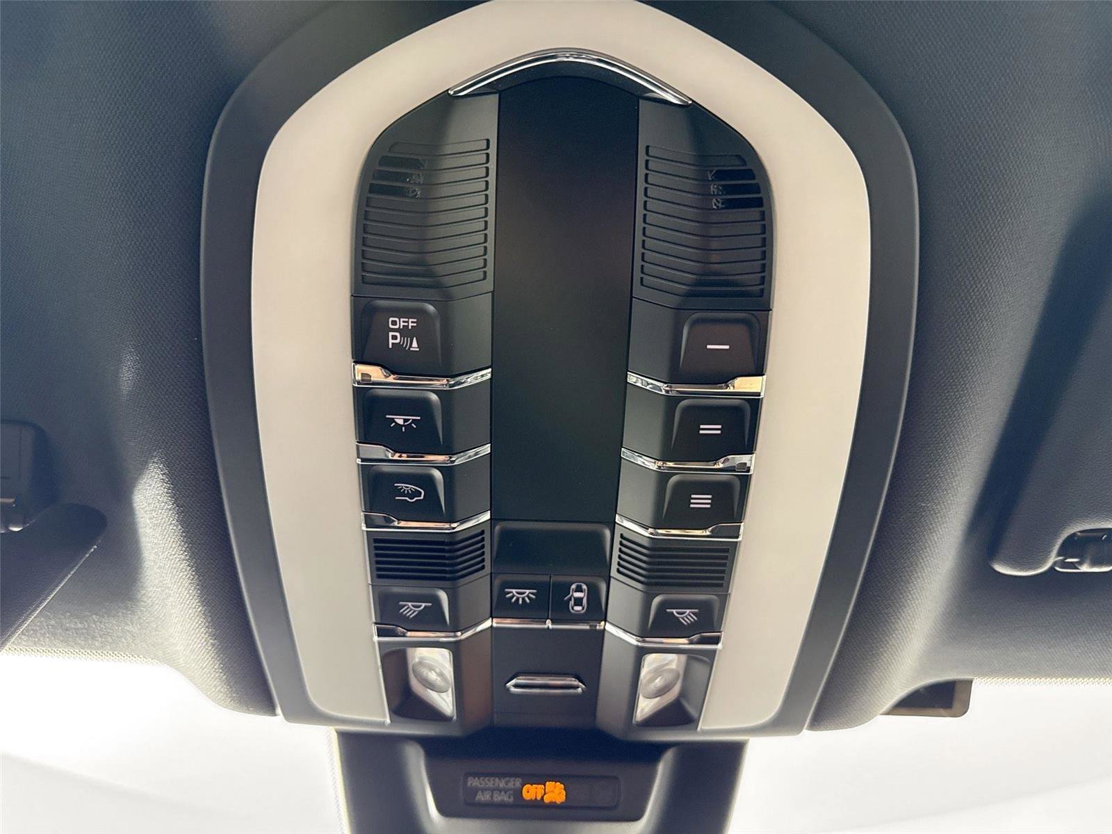 Used 2021 Porsche Macan image 6