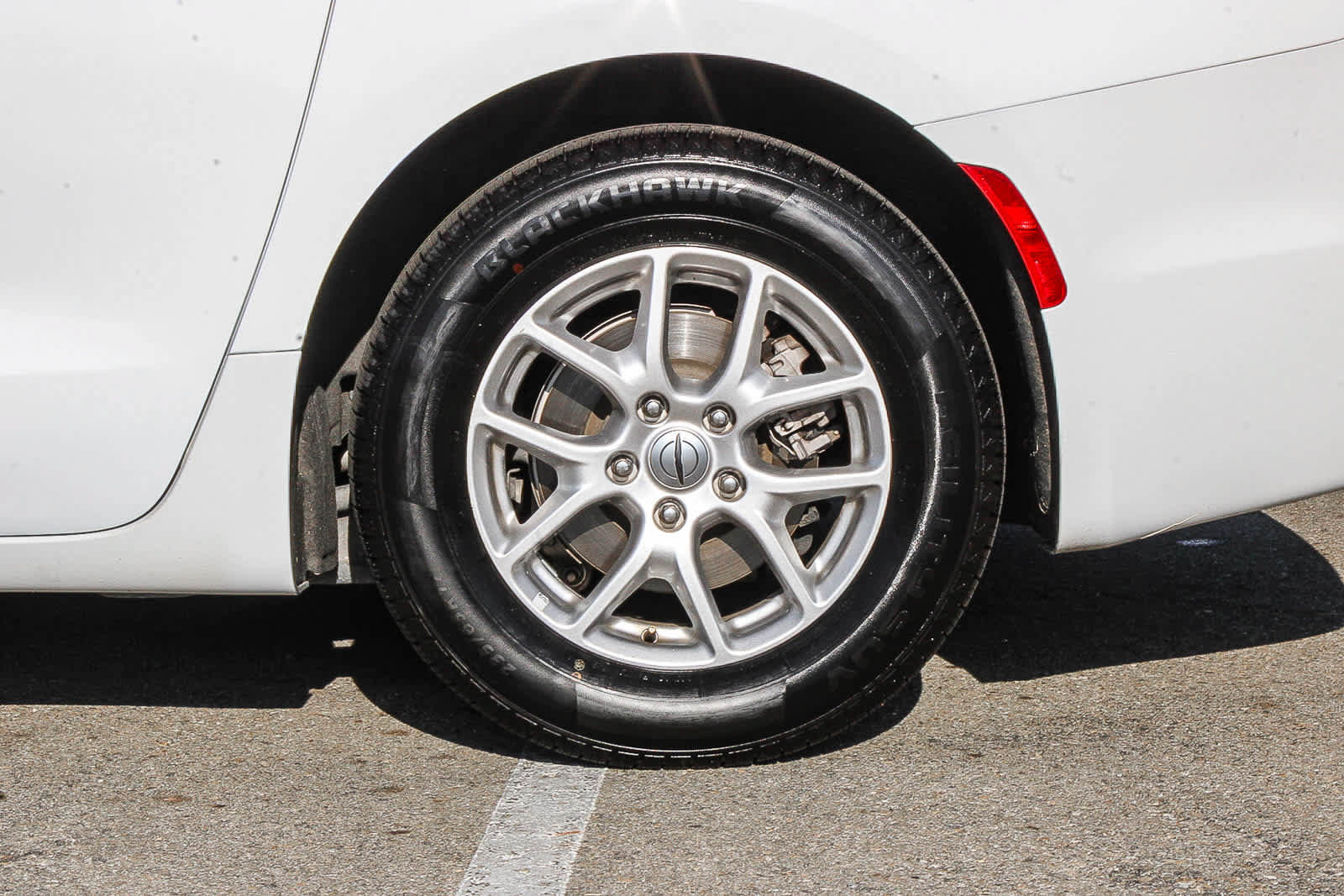 Used 2024 Chrysler Pacifica Touring-L FWD image 10