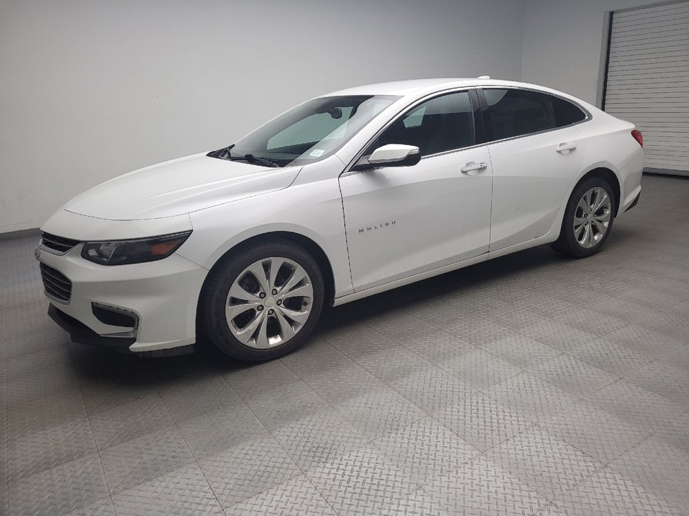 Used 2017 Chevrolet Malibu Premier FWD image 2