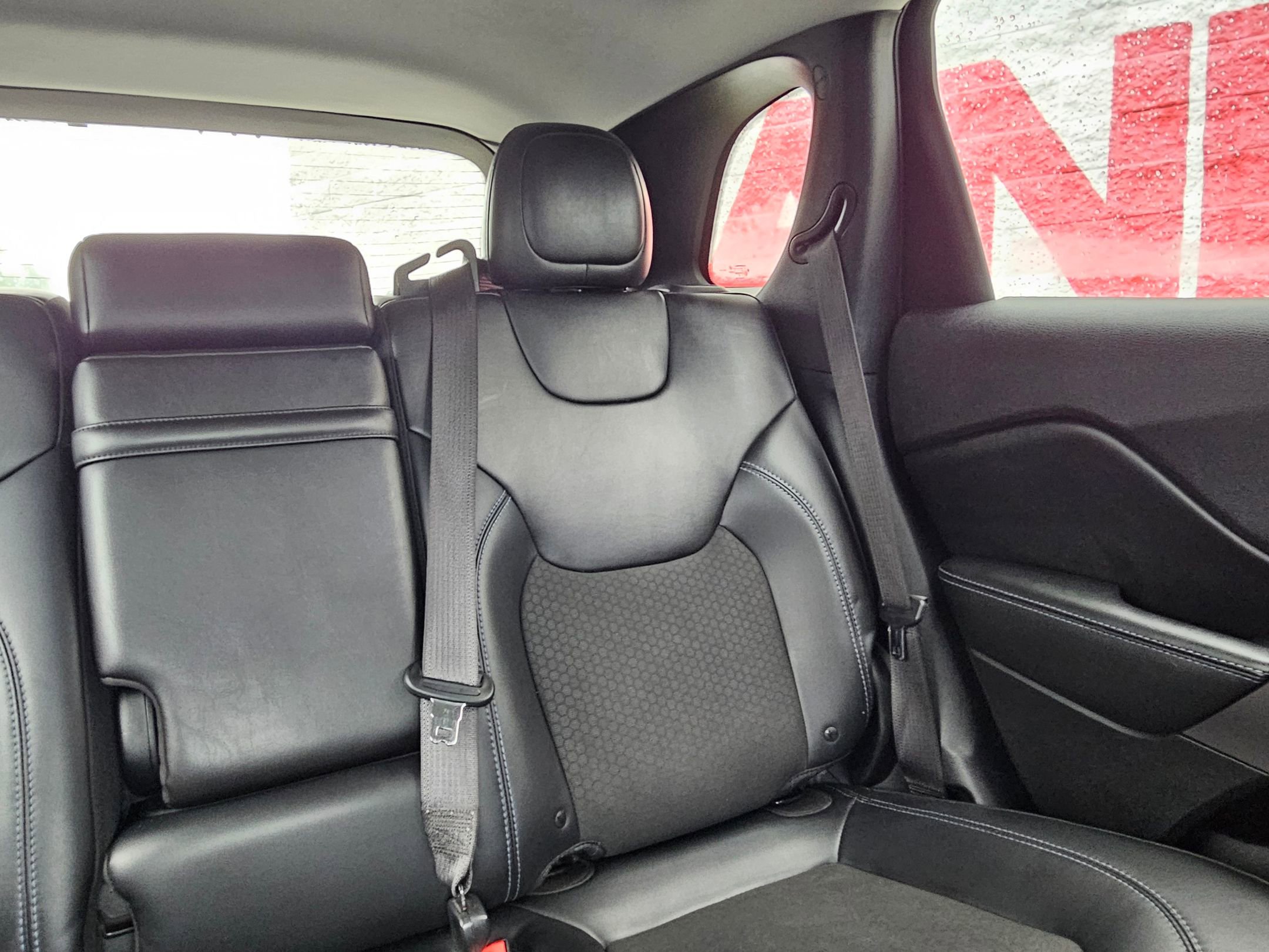 Used 2019 Jeep Cherokee Latitude Plus FWD image 27