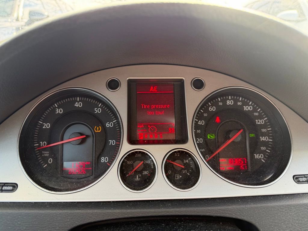 Used 2009 Volkswagen Passat Komfort image 8