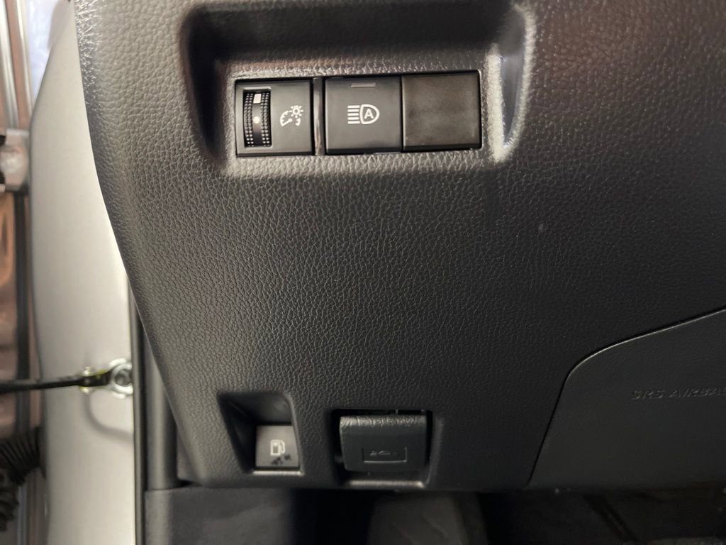 Certified 2025 Toyota RAV4 LE image 28