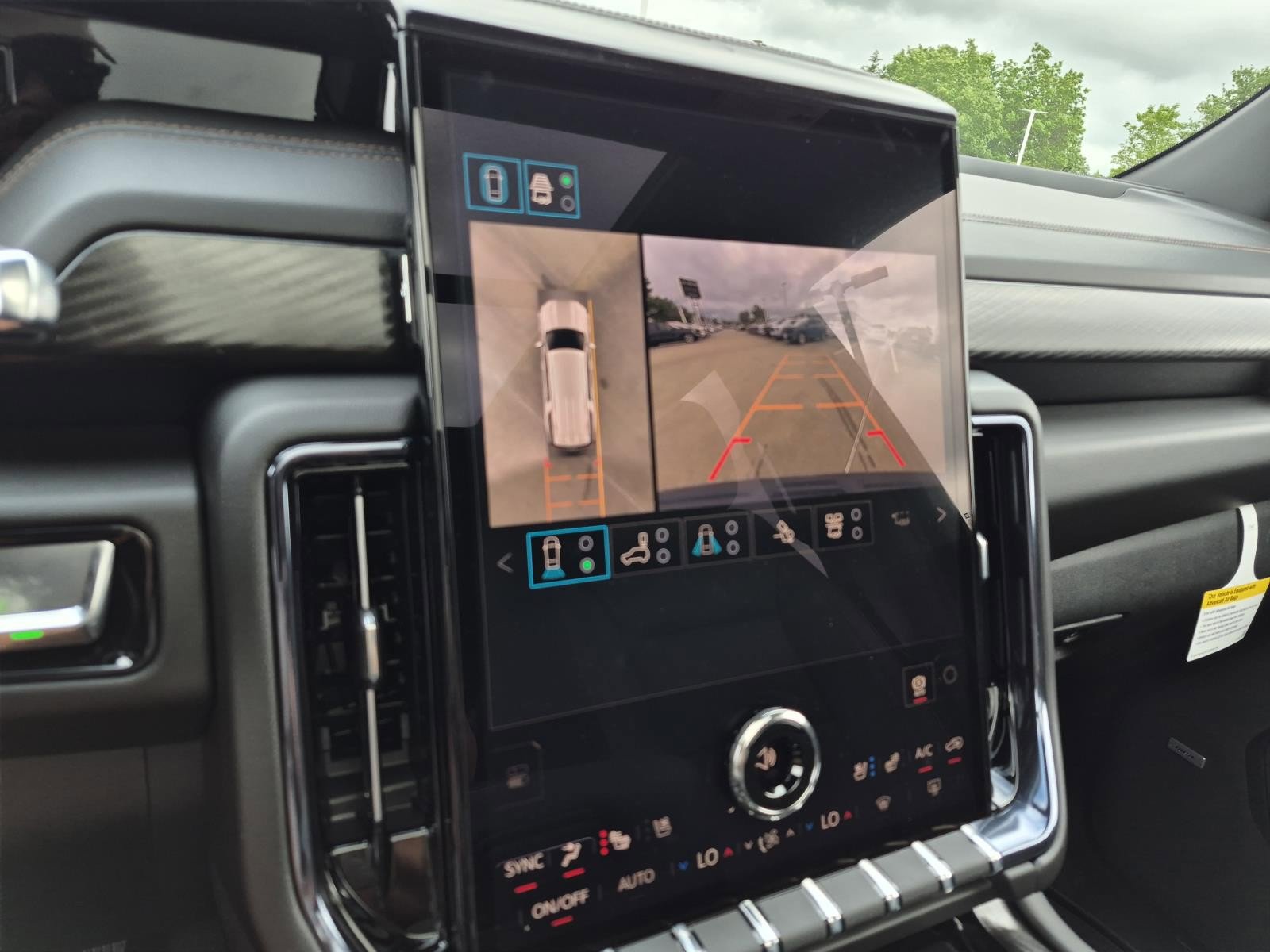 New 2026 GMC Yukon XL AT4 w/ AT4 Premium Plus Package image 26