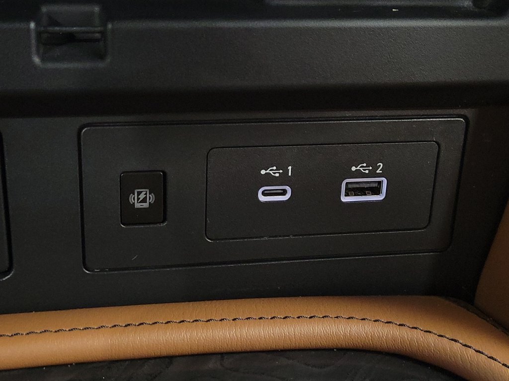 Used 2023 INFINITI QX80 Sensory w/ All-Season Package AWD/4WD image 23