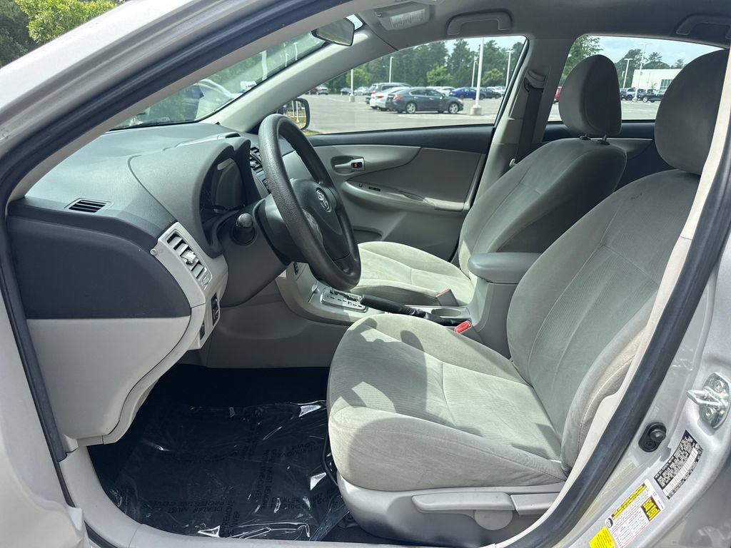 Used 2012 Toyota Corolla LE FWD image 12