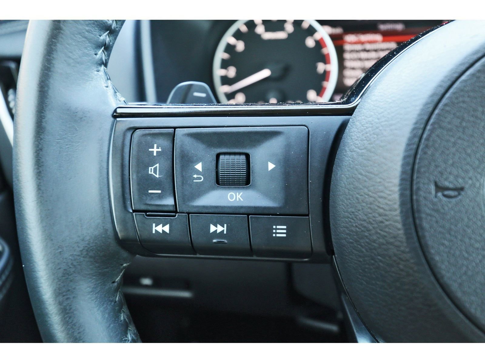 Used 2021 Nissan Rogue SL w/ Premium Package image 18