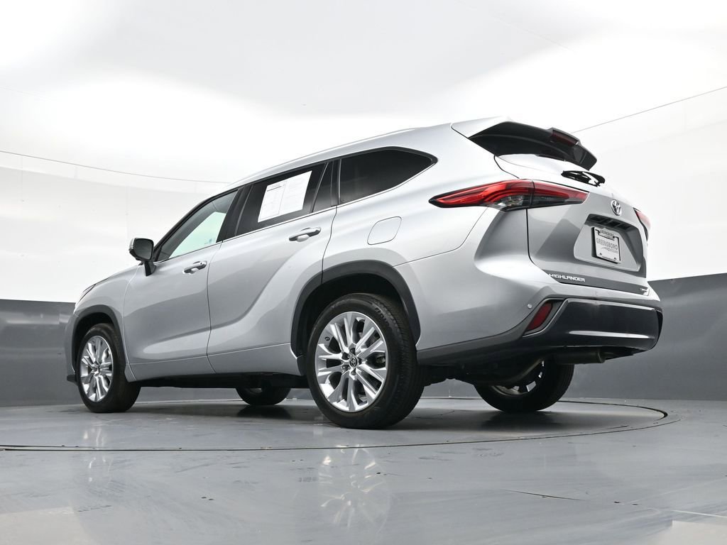 Used 2023 Toyota Highlander Limited image 37