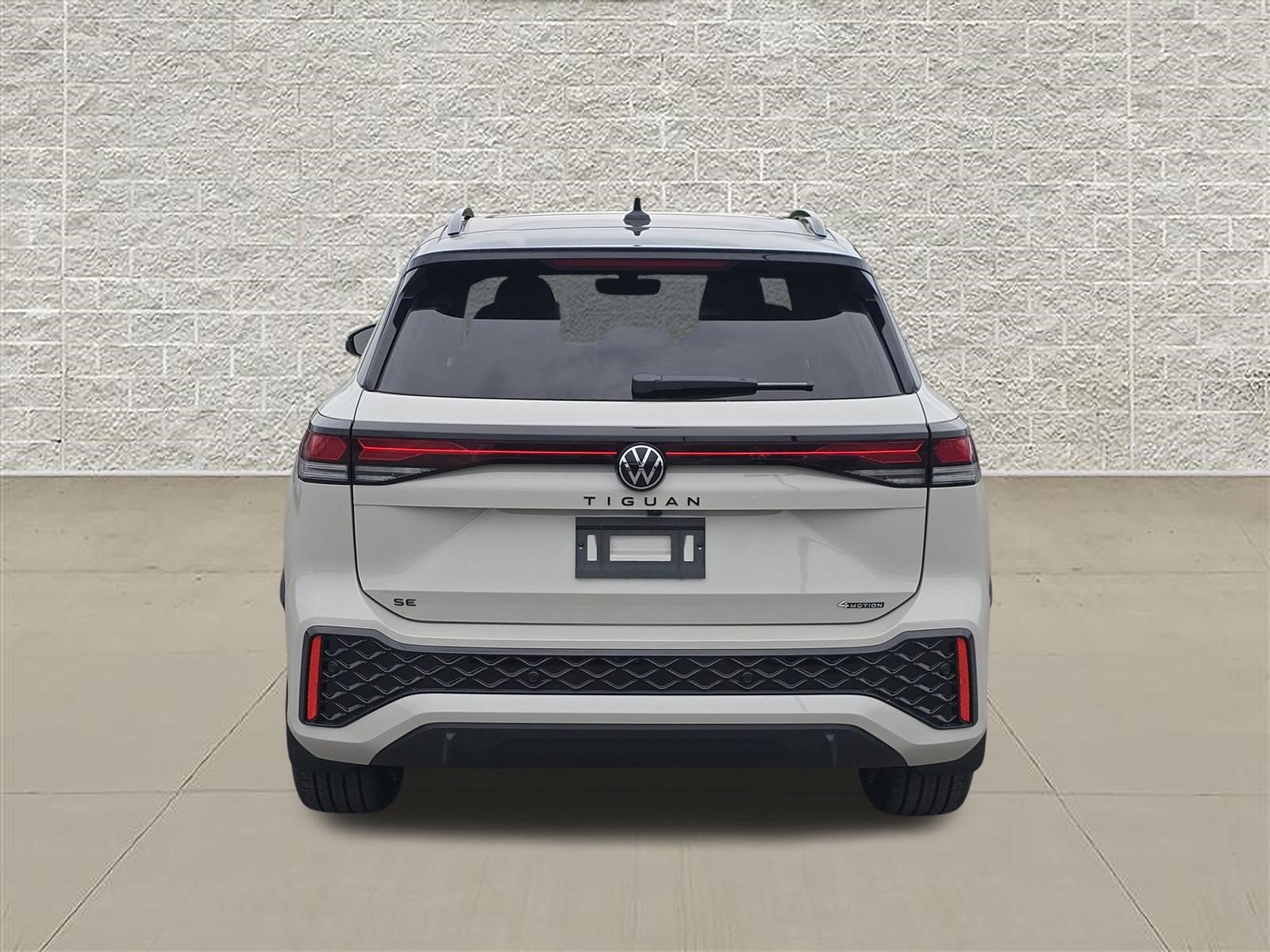 New 2026 Volkswagen Tiguan SE R-Line AWD/4WD image 6