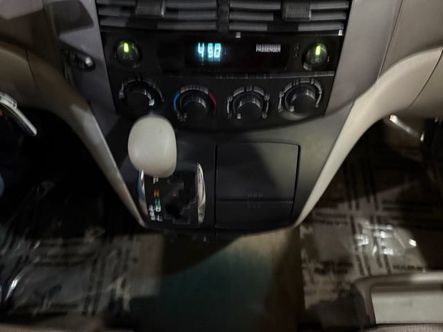 Used 2010 Toyota Sienna LE FWD image 19
