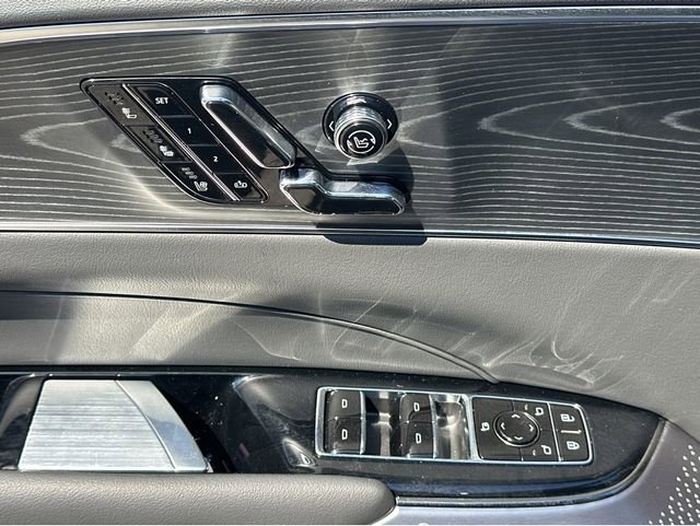 New 2026 Cadillac Lyriq V image 33