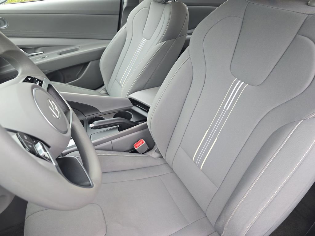 Used 2024 Hyundai Elantra SEL image 14