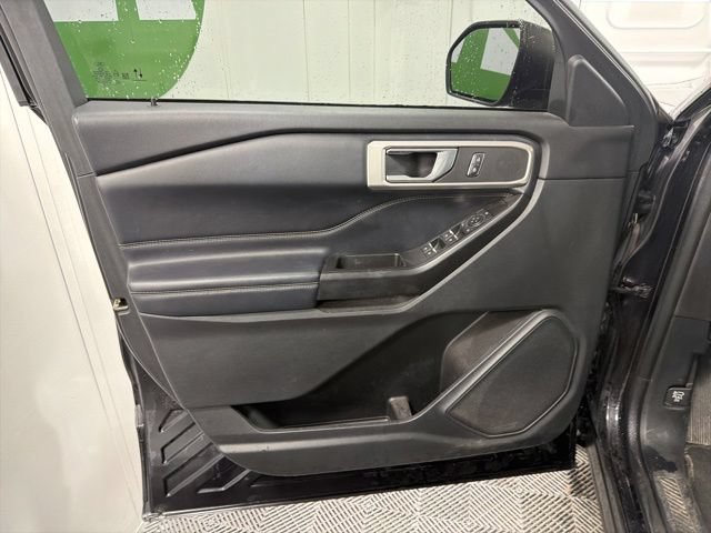 Used 2020 Ford Explorer XLT w/ Equipment Group 202A AWD/4WD image 15