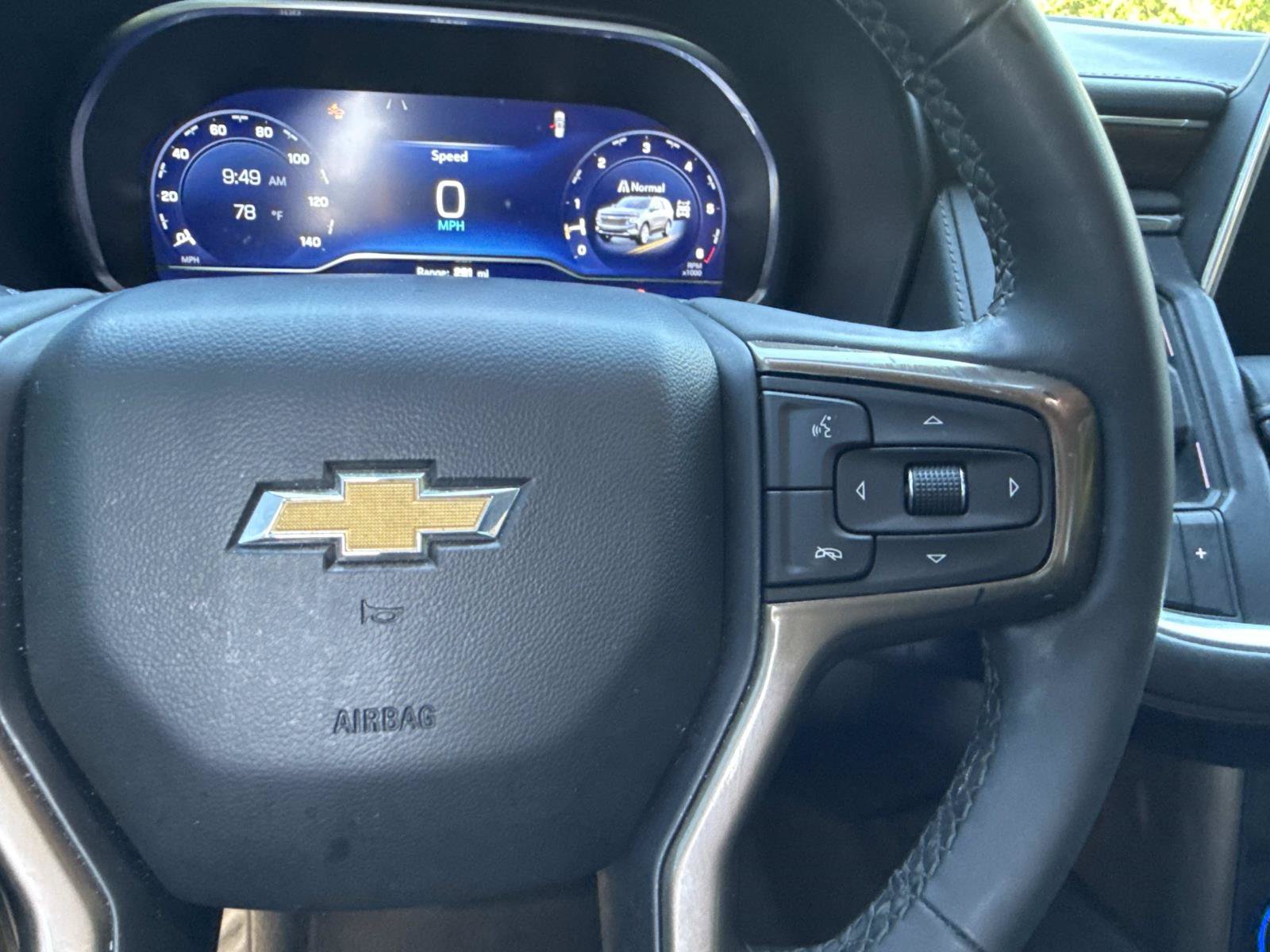 Used 2024 Chevrolet Suburban High Country AWD/4WD image 17
