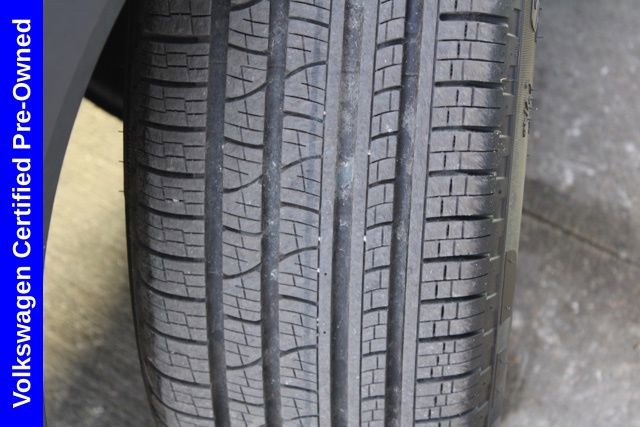 Used 2025 Volkswagen Tiguan SE image 14