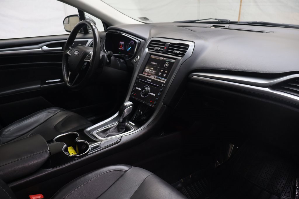 Used 2016 Ford Fusion Titanium image 11