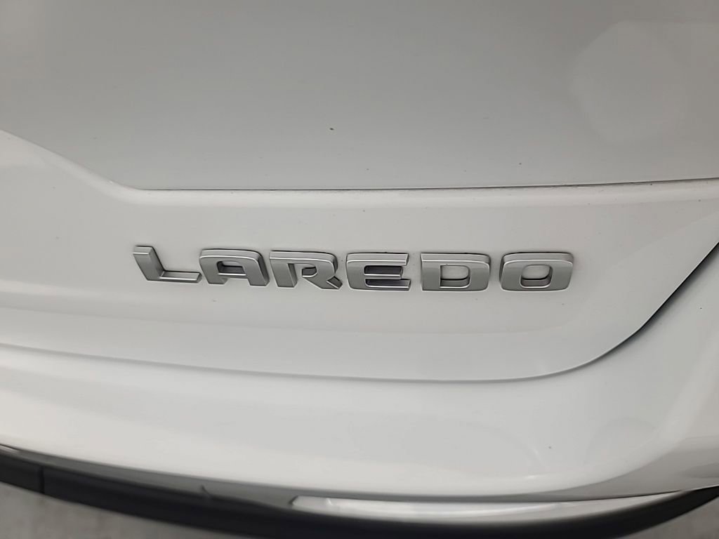 Used 2024 Jeep Grand Cherokee Laredo X image 12