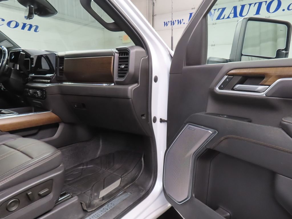 Used 2024 Chevrolet Silverado 2500 High Country w/ High Country Premium Package image 35