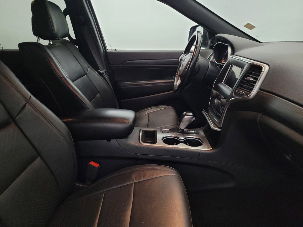Used 2020 Jeep Grand Cherokee Laredo image 21