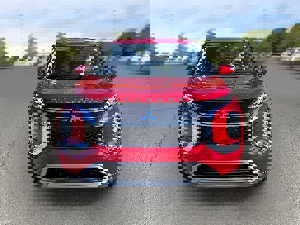 New 2025 Mitsubishi Outlander SE image 2