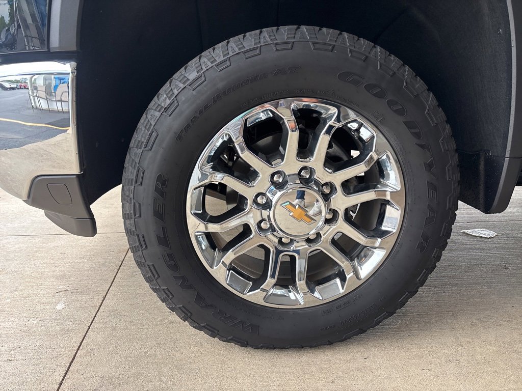 Used 2024 Chevrolet Silverado 2500 LTZ w/ LTZ Convenience Package image 38