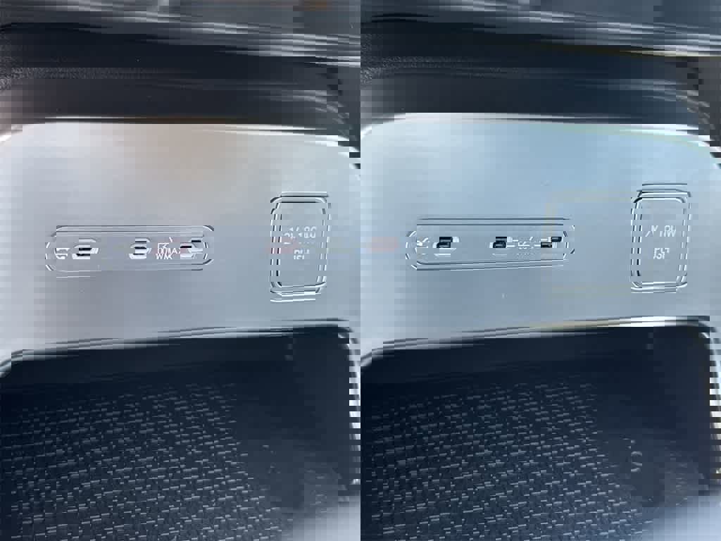 New 2026 Hyundai Ioniq 9 SEL image 30