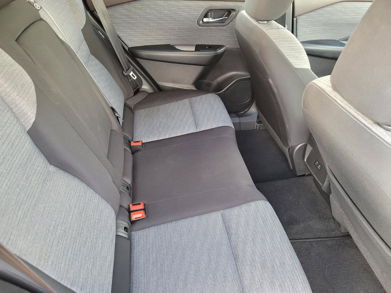 Used 2023 Nissan Rogue SV AWD/4WD image 13