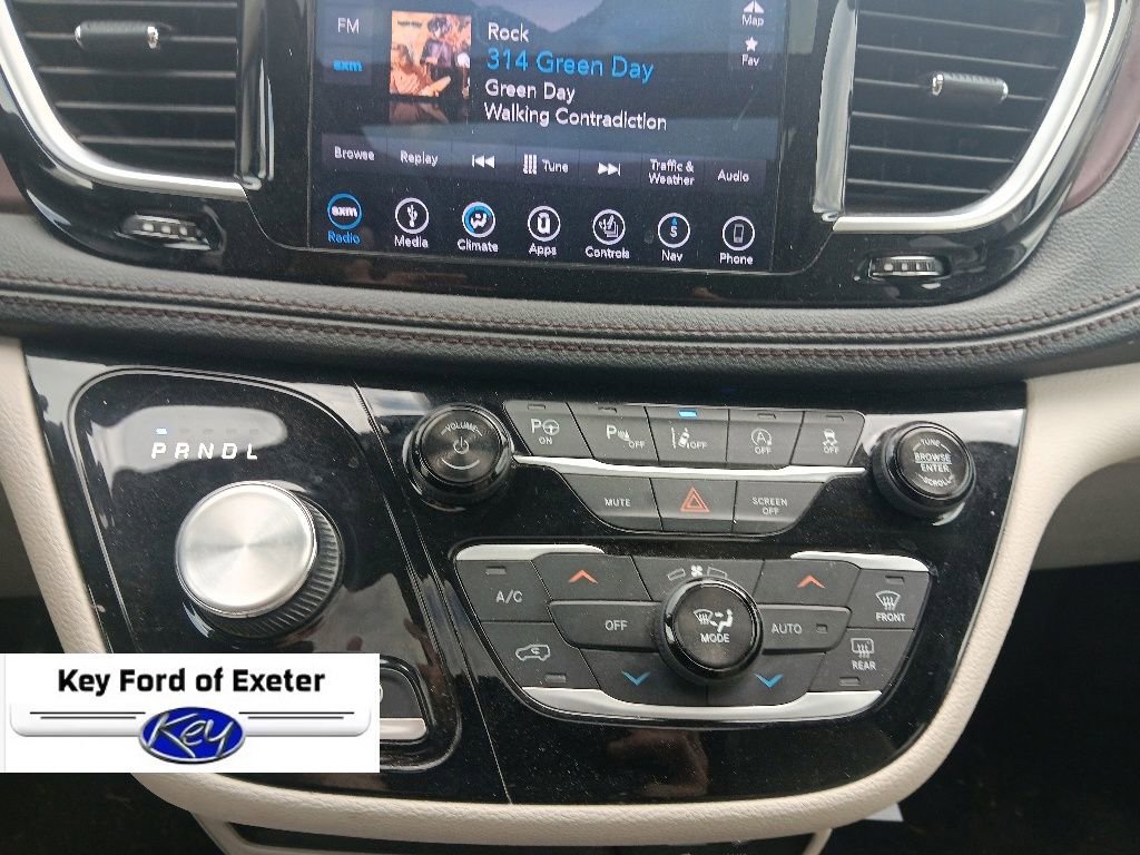Used 2018 Chrysler Pacifica Limited w/ Advanced Safetytec Group FWD image 38