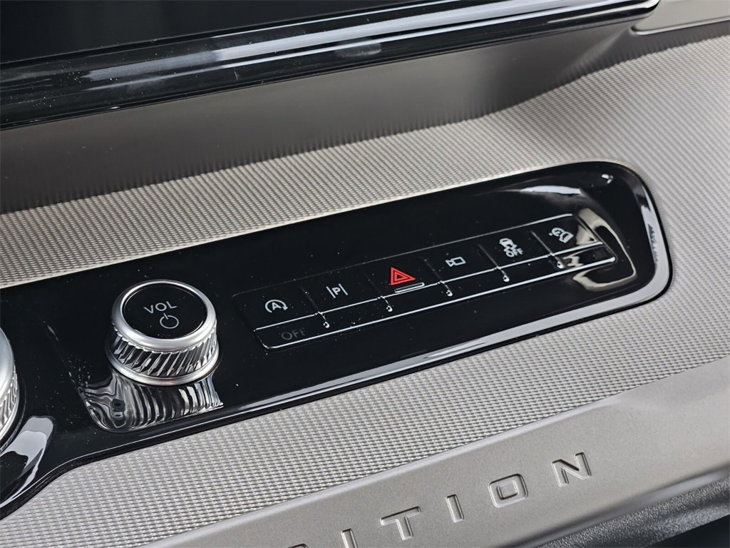 New 2026 Ford Expedition Active image 19