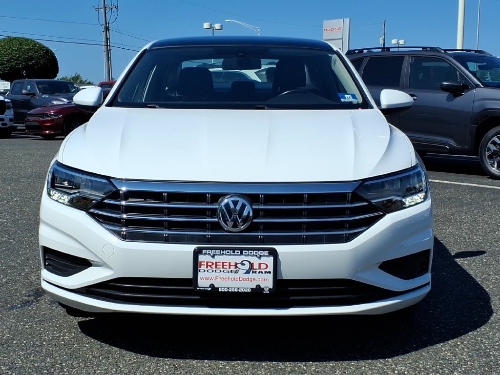 Used 2019 Volkswagen Jetta SE FWD image 2