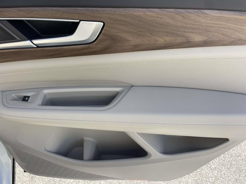 New 2026 Volkswagen Atlas SE FWD image 11