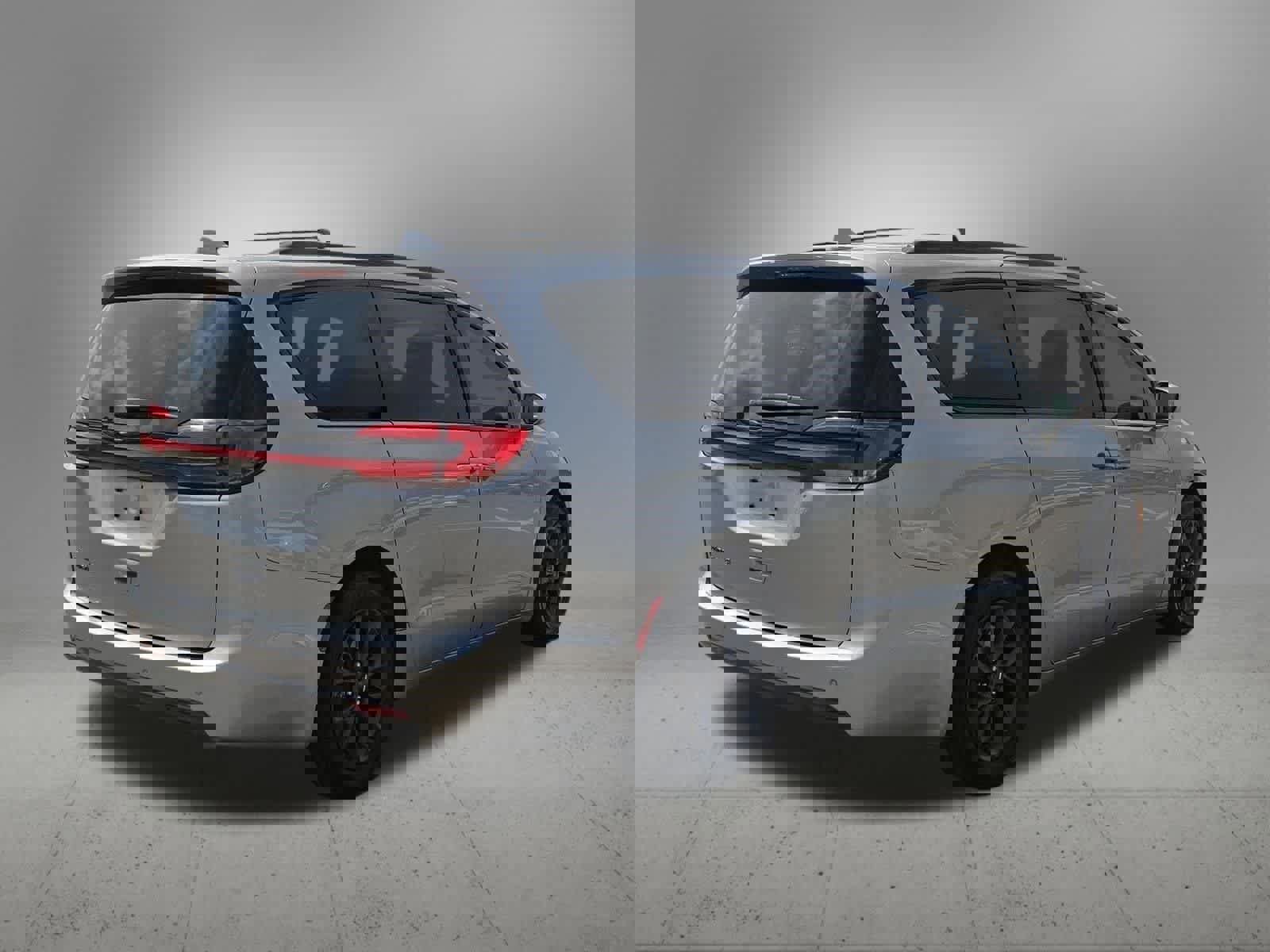 Used 2021 Chrysler Pacifica Touring w/ S Appearance Package image 6