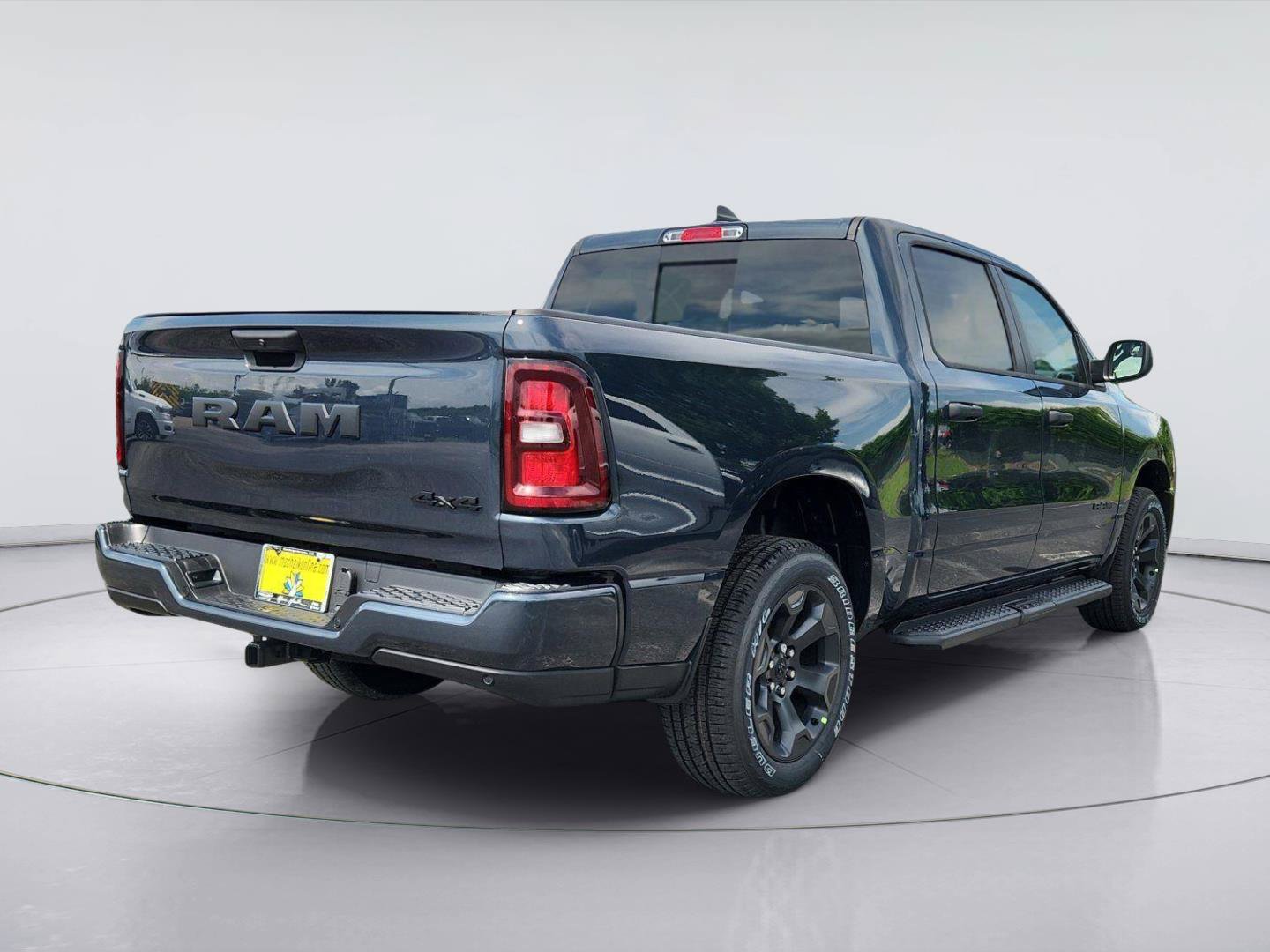 New 2026 RAM 1500 Express AWD/4WD image 5