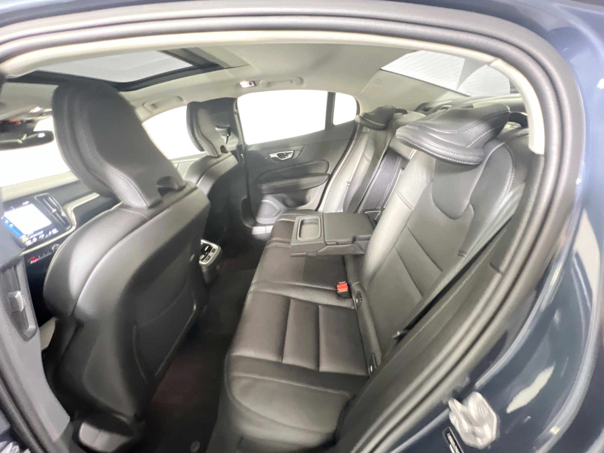 Used 2021 Volvo S60 T5 Inscription image 26