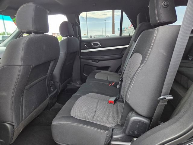 Used 2017 Ford Explorer XLT FWD image 6