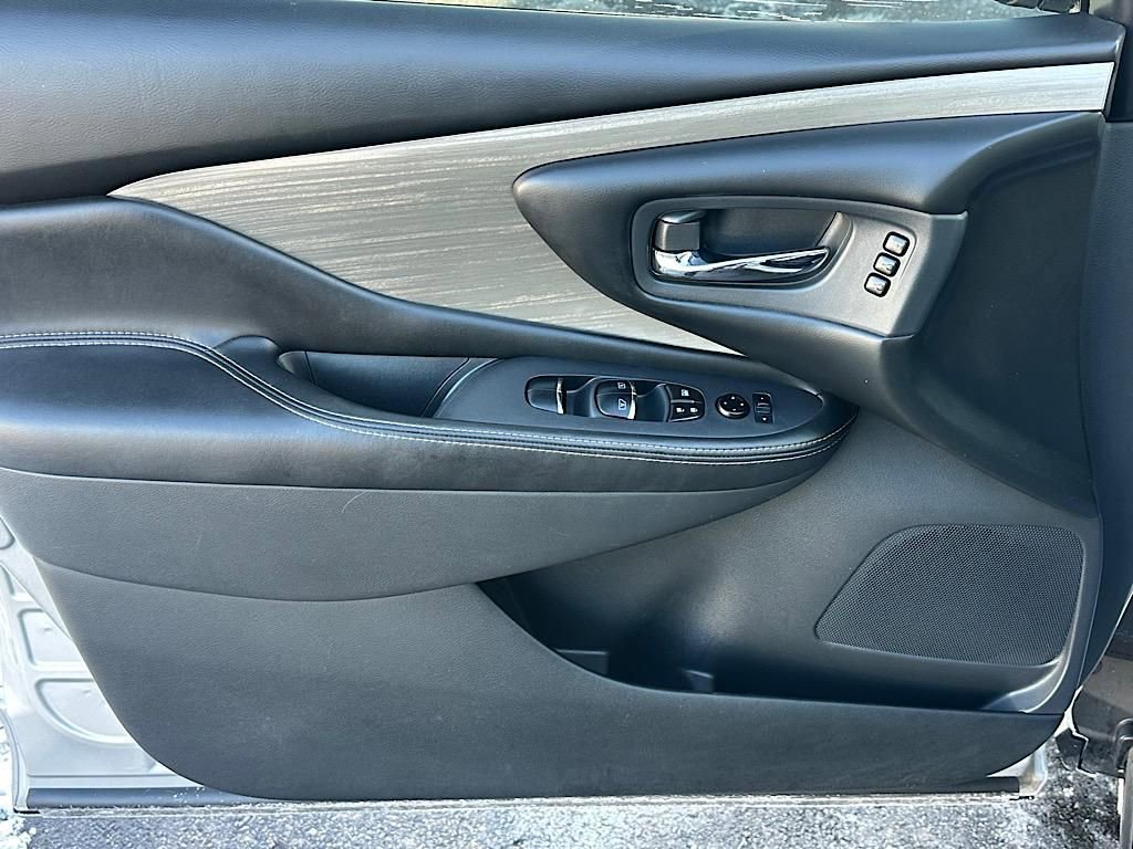Used 2018 Nissan Murano Platinum w/ Cargo Package image 17