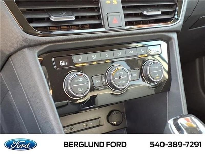 Used 2024 Volkswagen Taos SE image 25