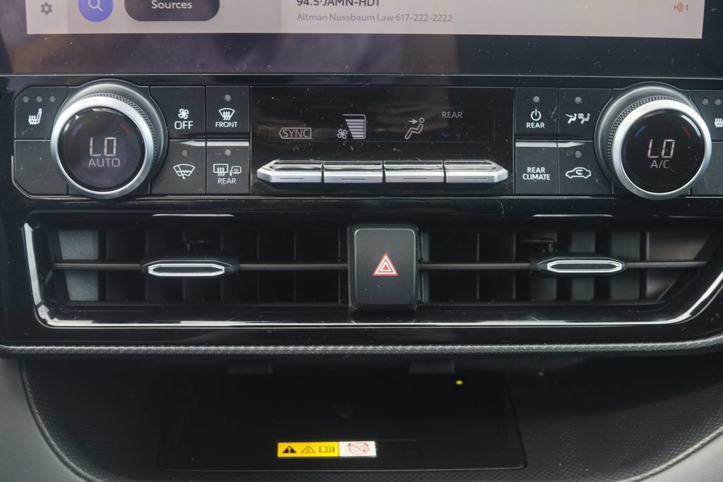 Used 2024 Toyota Highlander XSE AWD/4WD image 23