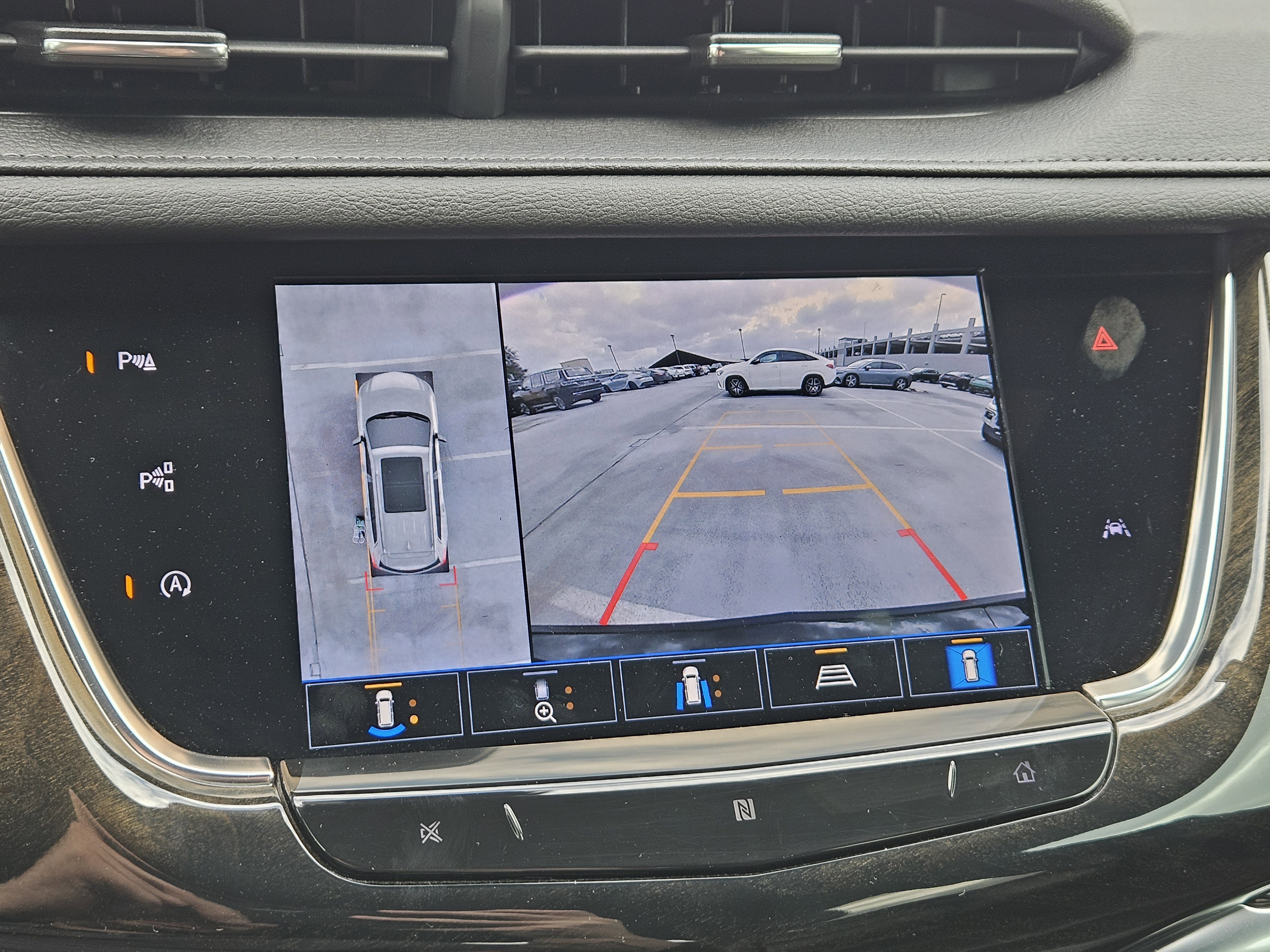 Used 2021 Cadillac XT6 Premium Luxury image 20