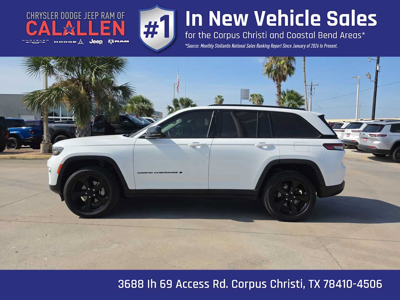 Used 2023 Jeep Grand Cherokee Limited w/ Black Appearance Package AWD/4WD image 11