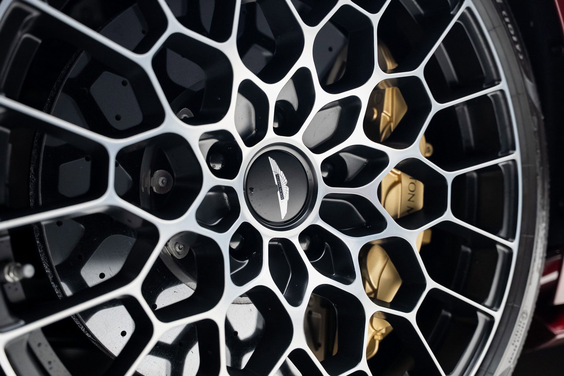 Used 2023 Aston Martin DBS Coupe image 23