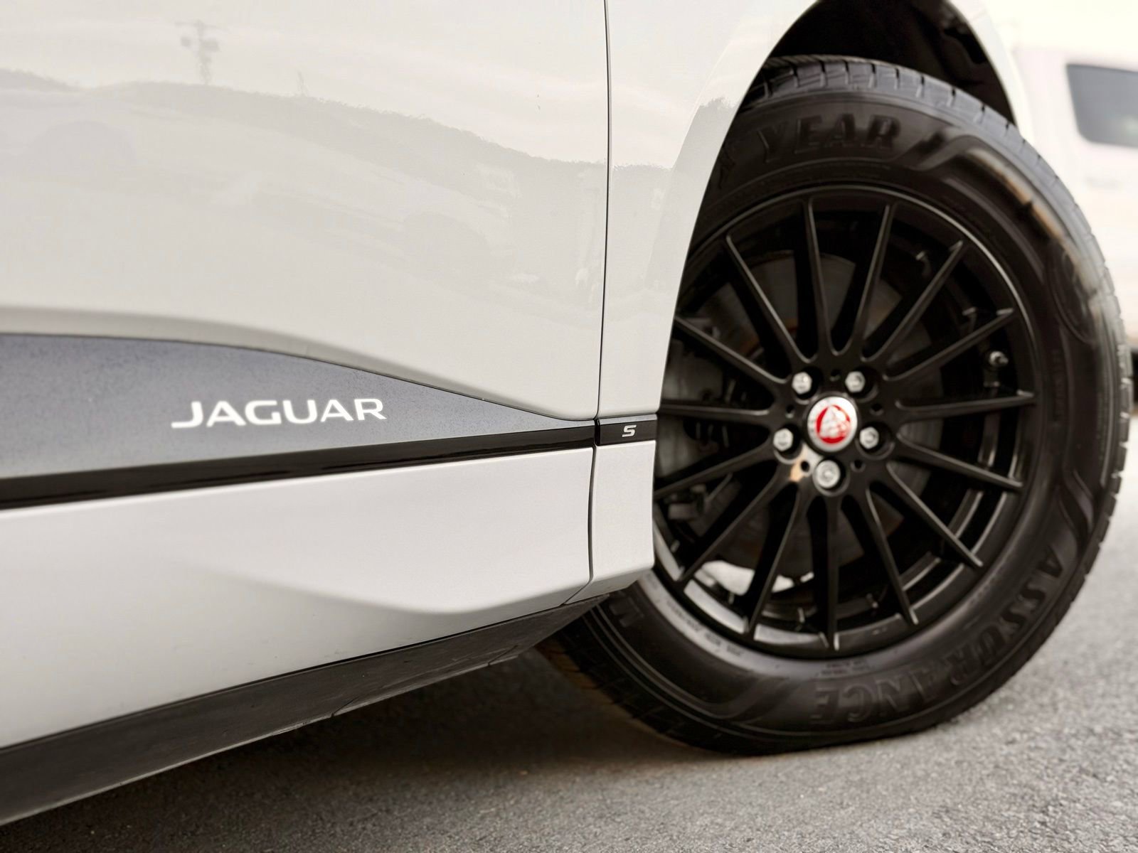 Used 2020 Jaguar I-PACE S image 18