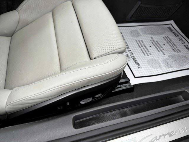 Used 2024 Porsche 911 Carrera RWD image 37