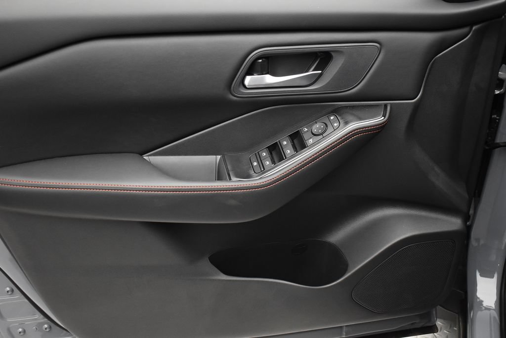 New 2026 Nissan Rogue SV AWD/4WD image 9