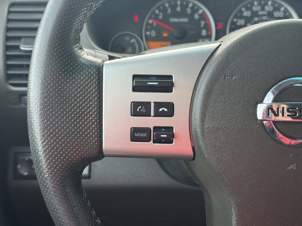 Used 2013 Nissan Frontier PRO-4X image 17