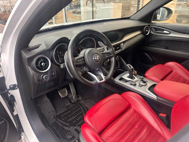 Used 2022 Alfa Romeo Stelvio Veloce AWD/4WD image 11